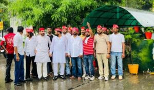 जौहर यूनिवर्सिटी पर बुलडोजर कार्रवाई के विरोध में सपा कार्यकर्ताओं ने कलेक्ट्रेट पर किया प्रदर्शन, कमिश्नर ने कार्रवाई पर लगाई रोक